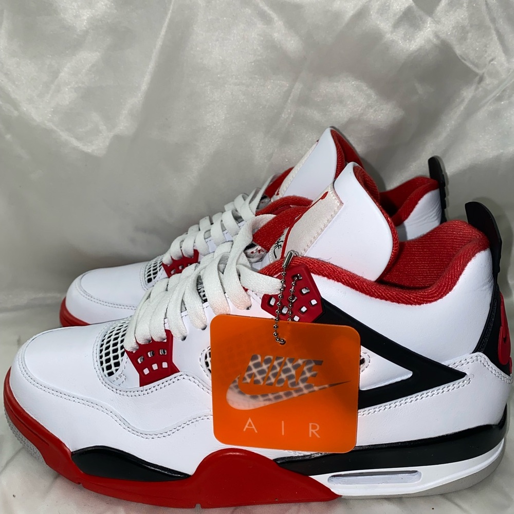 Used Fire Red 4’s (Might Negotiate If Good Offer)